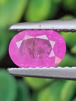 พลอย ชมพู พิ้ง แซฟไฟร์ Pink Sapphire 0.70 กะรัต (Cts.) พลอยแท้ อัญมณีมงคลประจําวันเกิด เครื่องประดับพลอย