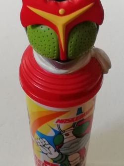 แก้วน้ำของสะสมเก่าจาก KFC ชุดมาสค์ไรเดอร์ Masked Rider สตรองเกอร์ , ท็อปเปอร์หัวไรเดอร์ สตรองเกอร์ และเป็นกระปุกออมสิน