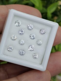 พลอย ขาว ไวท์ แซฟไฟร์ White Sapphire 12 เม็ด 2.81 กะรัต (Cts.) พลอยแท้ อัญมณีมงคลประจําวันเกิด เครื่องประดับพลอย