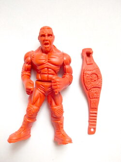 ตุ๊กตุ่นยางนักมวยปล้ำ สีแดง ขนาด 2นิ้วครึ่ง แยกเข็มขัดแชมป์ได้ ของเก่าเก็บ