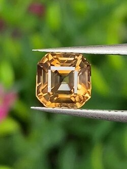 พลอย เพทาย (Zircon) 1.80 กะรัต (Cts.) พลอยแท้ อัญมณีมงคลประจําวันเกิด เครื่องประดับพลอย