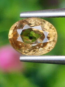 พลอย เพทาย Natural Zircon 2.21 กะรัต (Cts.) พลอยแท้อัญมณีมงคล ประจําวันเกิด เครื่องประดับพลอย