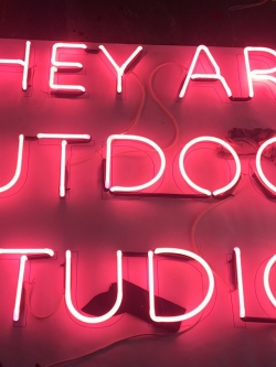ป้ายไฟนีออนดัด They are outdoor studio
