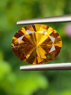 พลอย สฟีน Natural Sphene 2.60 กะรัต (Cts.) ดิบ (Unheated) พร้อมใบเซอร์ พลอยแท้ อัญมณีมงคลประจําวันเกิด เครื่องประดับพลอย