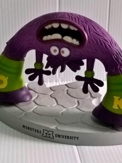 ของเล่นจาก ART จากภาพยนต์อนิเมชั่นเรื่อง Monster University