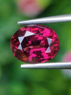 พลอย โรโดไลต์ กาเน็ท Rhodolite Garnet 2.71 กะรัต Cts.พลอยแท้ อัญมณีมงคลประจําวันเกิด เครื่องประดับพลอย
