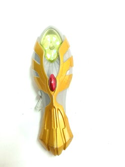 แคนดี้ทอยส์ แมกซ์แกแลคซี่ ขนาดตามรูปของอุลตร้าแมน แมกซ์ กดแล้วปล่อย แผ่นหน้าปัทม์จะหมุน ไม่มีวงจรไฟฟ้า/แสง/แสง