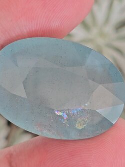 พลอย อความารีน Aquamarine 46.94 กะรัต (Cts.) *ตำหนิพิเศษ ผลึกฟิล์มรุ้งธรรมชาติ* พลอยแท้ อัญมณีมงคลประจําวันเกิด เครื่องประดับพลอย