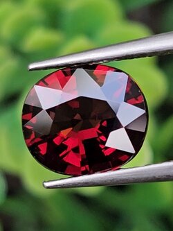 พลอย สปิเนล (Spinel) 1.93 กะรัต (Cts.) ดิบ (Unheated) พลอยแท้ อัญมณีมงคลประจําวันเกิด เครื่องประดับพลอย