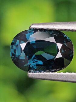 พลอย แซปไฟร์สีน้ำเงินอมเขียว Teal Sapphire 3.03 กะรัต (Cts.) พลอยแท้ อัญมณีมงคลประจําวันเกิด เครื่องประดับพลอย