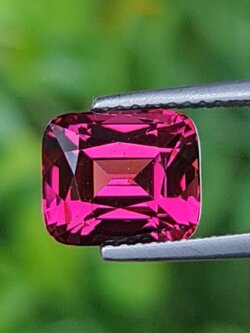 พลอย อุมบาไลต์ การ์เน็ต Umbalite Garnet 3.97 กะรัต (Cts.) ดิบ Unheated พร้อมใบเซอร์ พลอยแท้ อัญมณีมงคลประจําวันเกิด เครื่องประดับพลอย