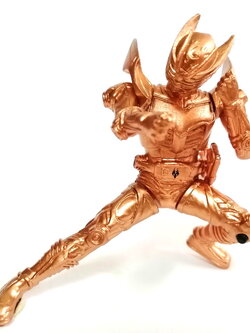 กาชาปอง เพอร์เฟค เกรด คาเมนไรเดอร์ริวคิ เซอร์ไวฟ์ ตัวพิเศษ สีพิเศษ ขยับแขนขาได้ด้วยข้อต่อ ระบบพับ เก่าเก็บ ขายตามสภาพ