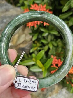 JB6804010 หยก พม่า แท้ Jade กำไลหยก 62.3 มม. (Jadeite bracelet) พม่า (Myanmar)