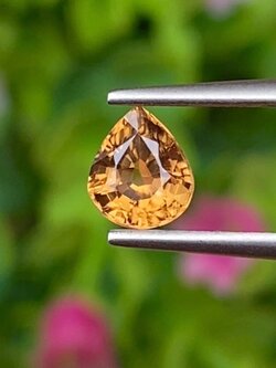 พลอย เพทาย (Zircon) 1.07 กะรัต (Cts.) พลอยแท้ อัญมณีมงคลประจําวันเกิด เครื่องประดับพลอย