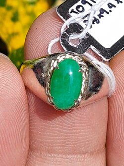 หยก พม่า แท้ Jade แหวนหยก 翡翠戒指 (Jadeite ring) 0.79 กะรัต (Cts.) (Size) 54 ดิบ ไม่ผ่านการปรับปรุง (Type A) พม่า (Myanmar)