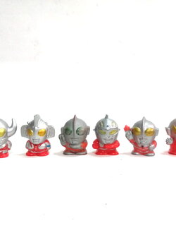 ซอฟสวมนิ้ว ขนาด2นิ้วอุลตร้าแมน มี เจ้าพ่ออุลตร้า, เจ้าแม่อุลตร้า, อุลตร้าแมน, อุลตร้าเซเว่น, อุลตร้าแมนแจ๊ค, อุลตร้าแมนตัวปลอม สภาพดี มีรอยบ้าง