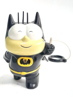 ฟิกเกอร์ พลาสติก***มีตำหนิ ตัวเชือกลานชักหมดสภาพไม่ดึงกลับ ปังปอนด์ พรีเมี่ยม 7- 11 ในอดีต ชุดปังปอนด์แบทแมน มือสองตามสภาพดีมีรอยบ้าง