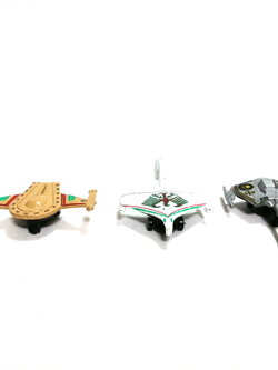 ของสะสม ชุดยานเหล็ก จากภาพยนตร์สตาร์เทรค ใต้ยานมีลูกล้อ งานเก่า หายาก สภาพดี แต่ละลำยาว 2-3 นิ้ว ขายเหมา3ลำ