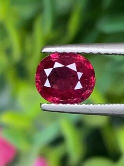 พลอย ทับทิม Ruby sapphire 1.03 กะรัต (Cts) *สีพิเศษแดงเลือดนก (Pigeon Blood Red)* พร้อมใบเซอร์ (With Certificate) พลอยแท้ อัญมณีมงคลประจําวันเกิด เครื่องประดับพลอย