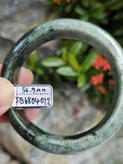 JB6804012 หยก พม่า แท้ Jade กำไลหยก 56.9 มม. (Jadeite bracelet) พม่า (Myanmar)