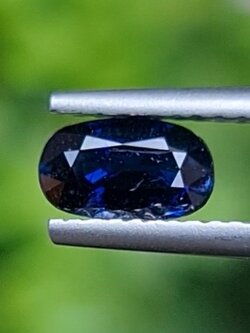 พลอย ไพลิน blue sapphire 0.81 กะรัต (Cts.) ดิบ Unheated พลอยแท้ อัญมณีมงคลประจําวันเกิด เครื่องประดับพลอย