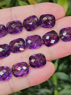 พลอย อเมทิส Amethyst น้ำหนัก 8.00 กะรัต Cts.ขึ้นไป ราคา 400 บาทต่อเม็ด เลือกแบบแบบสุ่ม