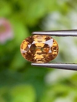 พลอย เพทาย (Zircon) 1.40 กะรัต (Cts.) พลอยแท้ อัญมณีมงคลประจําวันเกิด เครื่องประดับพลอย