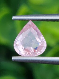 พลอย พัดพารัดชา Padparadscha Sapphire 1.18 กะรัต (Cts.) พร้อมใบเซอร์ พลอยแท้ อัญมณีมงคลประจําวันเกิด เครื่องประดับพลอย