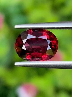 พลอย โรโดไลต์ กาเน็ท Rhodolite Garnet 2.23 กะรัต Cts.พลอยแท้ อัญมณีมงคลประจําวันเกิด เครื่องประดับพลอย
