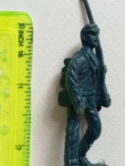 ของเล่น ย้อนยุค ของสะสมเรโทร " ตุ๊กตุ่น แอ๊นท์ 2" Ants ตุ๊กตุ่นพลาสติกสีน้ำเงิน 'นายอำเภอมือปราบ'