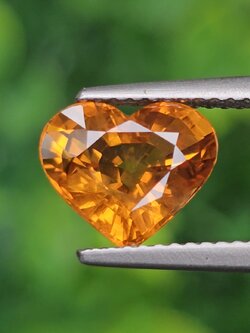 พลอย บุษราคัม Yellow Sapphire 3.29 กะรัต (Cts.) พลอยแท้ อัญมณีมงคลประจําวันเกิด เครื่องประดับพลอย