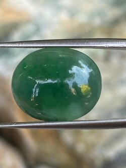หยกพม่าเจียรนัย (Burmese jade ) 10.49 กะรัต หยกแท้ อัญมณีมงคลประจําวันเกิด เครื่องประดับหยก