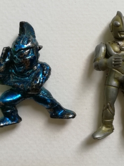 ตุ๊กตุ่น แอ๊นท์ 1.5-2" ตุ๊กตุ่นพลาสติก อุลตร้าแมน และ อุลตร้าเซเว่น