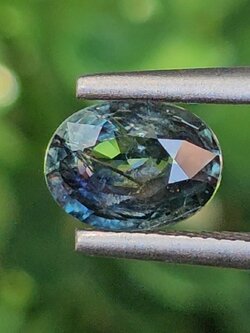 พลอย เขียวส่อง Green Sapphire 1.11 กะรัต (Cts.) ดิบ (Unheated) พลอยแท้ อัญมณีมงคลประจําวันเกิด เครื่องประดับพลอย