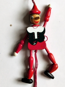 ของเล่น ของสะสม ตุ๊กตาหุ่นชัก พิน๊อคคิโอ Pinocchio ของเก่า วัสดุไม้ ชักเชือก ตุ๊กตาจะขยับแขนขา เก่าเก็บตามสภาพ