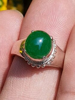 หยก พม่า แท้ Jade แหวนหยก 翡翠戒指 (Jadeite ring) 1.67 กะรัต (Cts.) ดิบ ไม่ผ่านการปรับปรุง (Type A) พม่า (Myanmar)