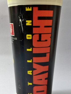 แก้วน้ำพลาสติกงานเก่า จากภาพยนต์เรื่อง เดย์ไลท์ ผ่านรกใต้โลก Hold Your Breath ,DAYLIGHT,นำแสดงโดย ซิลเวสเตอร์ สตอลโลน SYLVESTER STALLONE ของสะสมจาก EGV ของเก่า โปรดตรวจสอบทุกภาพ