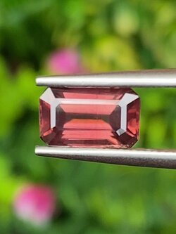 พลอย เพทาย Natural Zircon 1.95 กะรัต (Cts.) พลอยแท้ อัญมณีมงคลประจําวันเกิด เครื่องประดับพลอย