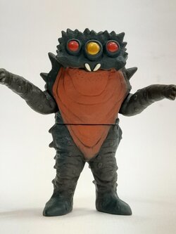 ซอฟ4นิ้ว สัตว์ประหลาด บีกอน จากอุลตร้าแมนแจ๊ค ขนาดตามรูป หายาก มือสองสภาพดี