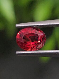 พลอย ทับทิม ซองเจีย Songea Ruby Sapphire 1.03 กะรัต (Cts.) พลอยแท้ อัญมณีมงคลประจําวันเกิด เครื่องประดับพลอย