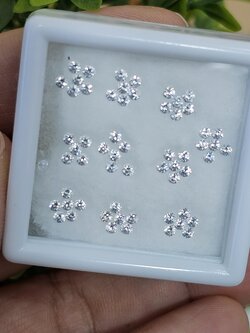 พลอย เพทาย Natural Zircon 3.02 กะรัต (Cts.) 60เม็ด (Pcs.) พลอยแท้ อัญมณีมงคลประจําวันเกิด เครื่องประดับพลอย