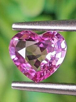 พลอย ชมพู พิ้ง แซฟไฟร์ Pink Sapphire 0.85 กะรัต (Cts.) พลอยแท้ อัญมณีมงคลประจําวันเกิด เครื่องประดับพลอย