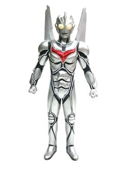 ซอฟ 7 นิ้ว ขนาดตามรูป อุลตร้าแมนโนอา ค่อนข้างหายาก มีรอยบ้าง ***มีรอยถลอกตามภาพ จากภาพยนตร์ อุลตร้าแมน เนกซัส ร่างสุดท้าย ของอุลตร้าแมนเนกซัส Soft Ultraman Noa