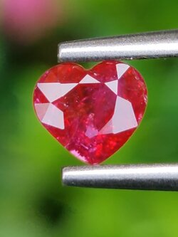 พลอย ทับทิม Ruby sapphire 0.55 กะรัต (Cts) ดิบ Unheated พลอยแท้ อัญมณีมงคลประจําวันเกิด เครื่องประดับพลอย