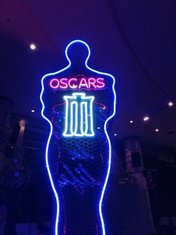 งานตกแต่งป้ายไฟนีออดดัด - OSCARS