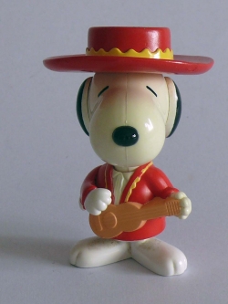 ของสะสมงานเก่าจากแมคโดนัลด์ สนูปปี้ซีรี่ย์ ใส่ชุดประจำชาติต่างๅ