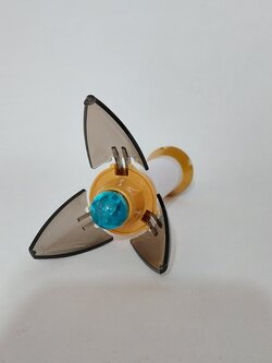 มือ2 มีหลายภาพ มีรอยสีลอกตามภาพ, 16 ซม. ไม่มีวงจรอิเลคทรอนิคส์,คอสโมปลั๊ก (cosmo pluck)อุปกรณ์แปลงร่างของอุลตร้าแมนคอสมอ