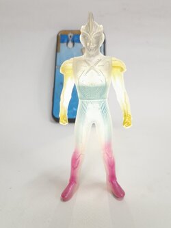 ซอฟ5นิ้ว อุลตร้าแมนเอ๊กซ์ ตัวพิเศษ/ตัวใส/สีพิเศษ "เคลียร์เรนโบว์คัลเลอร์" มือสองสภาพดีมีรอยบ้าง