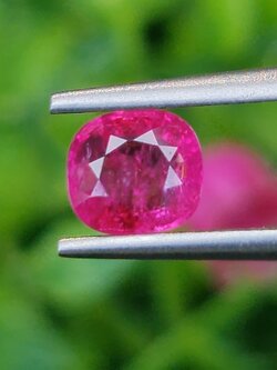 พลอย ชมพู พิ้ง แซฟไฟร์ Pink Sapphire 1.06 กะรัต (Cts.) พลอยแท้ อัญมณีมงคลประจําวันเกิด เครื่องประดับพลอย