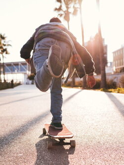 รับซื้อสเก็ตบอร์ดมือสอง | รับซื้อ surfskate มือสอง ให้ราคาดี รับถึงที่ แทบไม่ต้องเทียบราคา